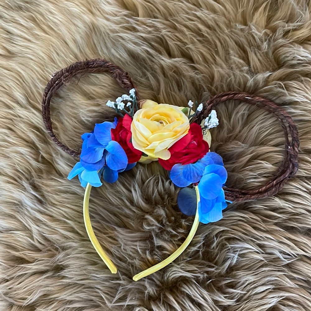 Snow White inspired floral Mickey Ear headband (Disney)